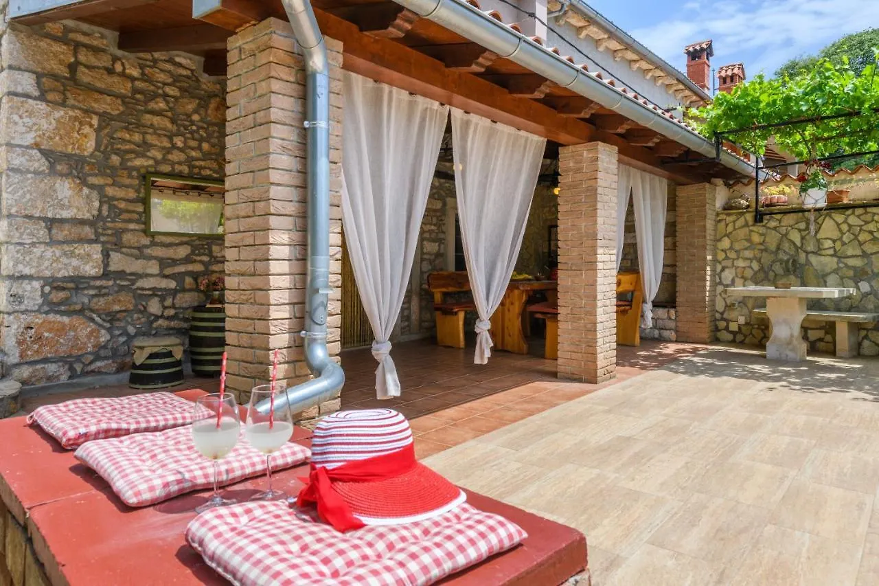 Dom wakacyjny Rustic Istrian House Varesco Krnica