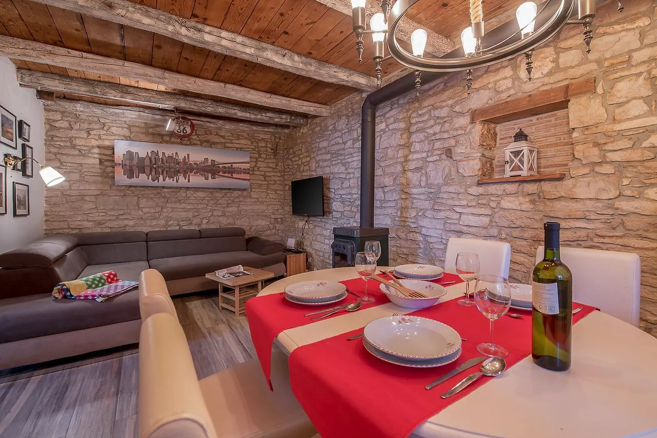 Rustic Istrian House Varesco Krnica 0*,