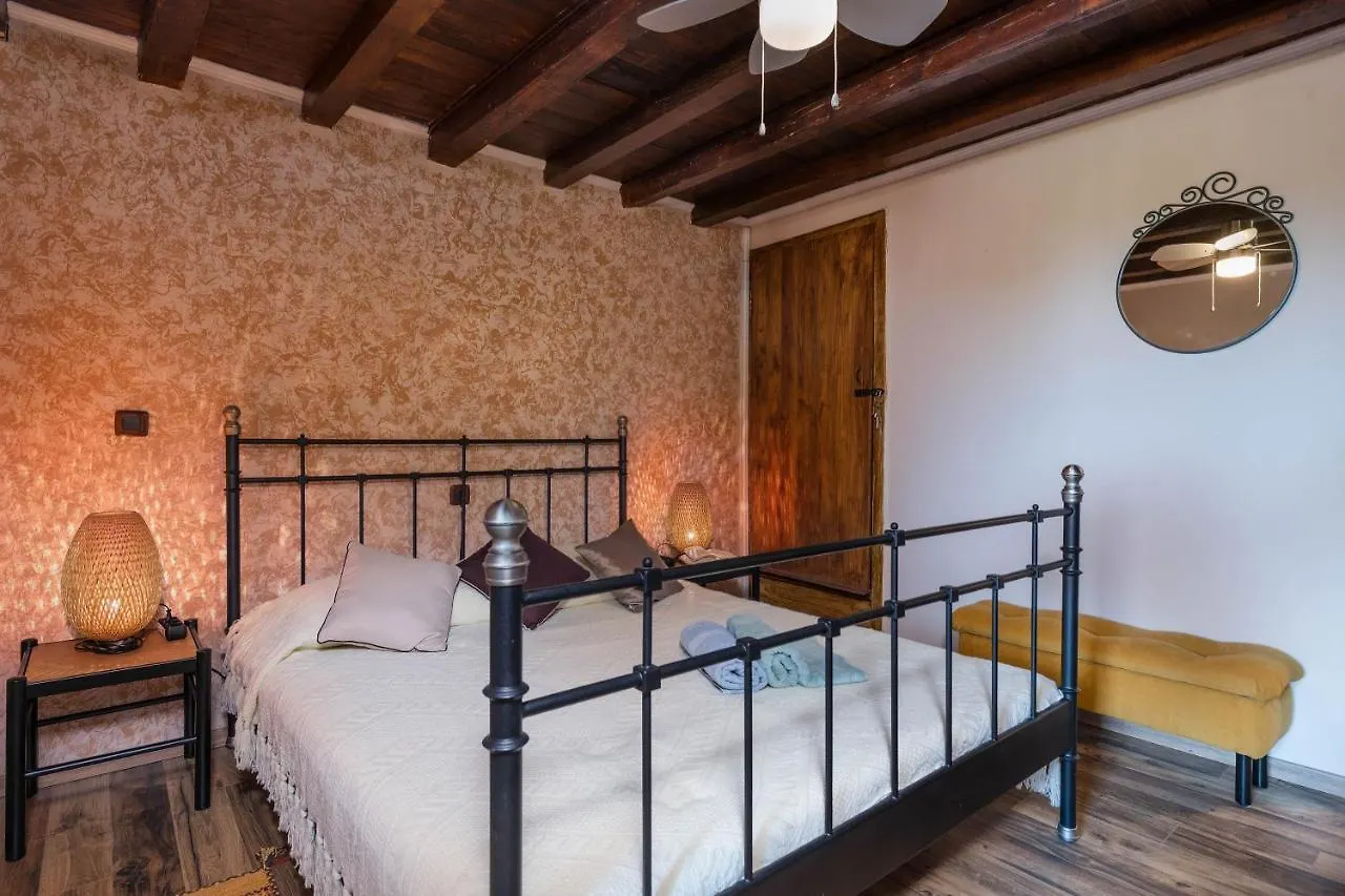 Dom wakacyjny Rustic Istrian House Varesco Krnica